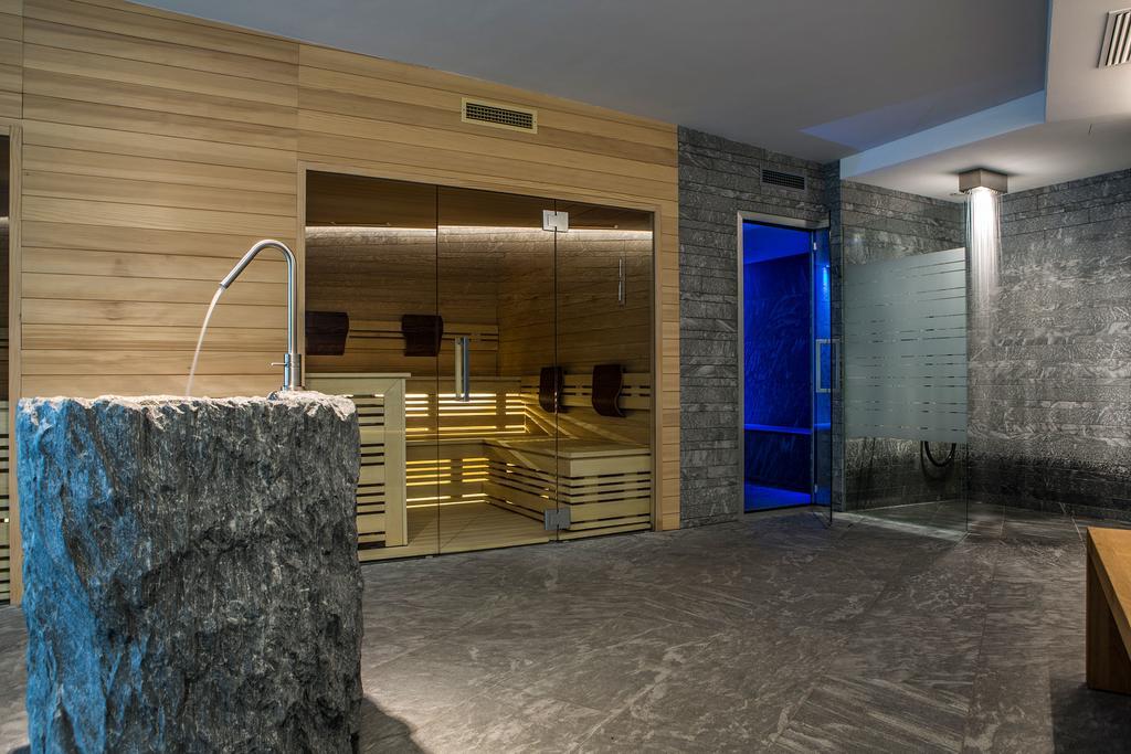 Saleghes Dolomites Residence Селва ди Вал Гардена Екстериор снимка